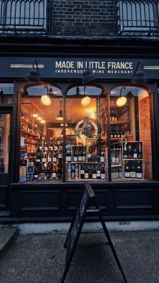 Made in Little France down St John Street (found between Angel Station & Sadlers Wells Theatre) 😍
This independent family-run wine merchant boasts a wide range of specialty wines from niche wineries in France.
🍷Wine on tap also available! @madeinlittlefrance

#Islington_storyteller #islington_london #winemerchant #smallbusiness